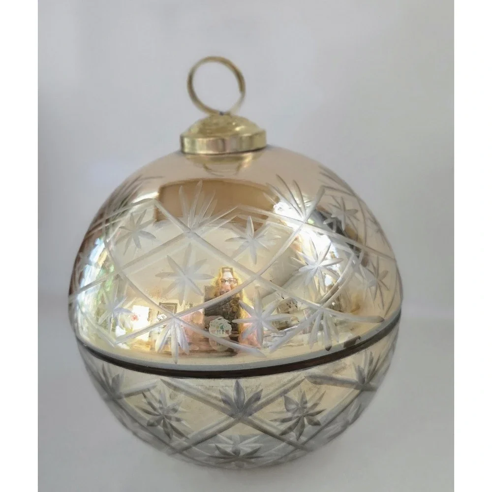 Holiday Etched Christmas Container With‎ Lid New With Tag